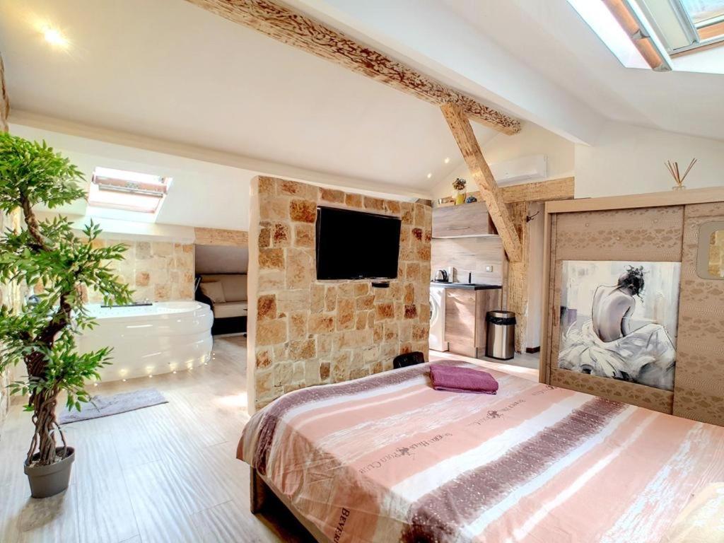 Love Room Jacuzzi Croisette Cannes Luaran gambar