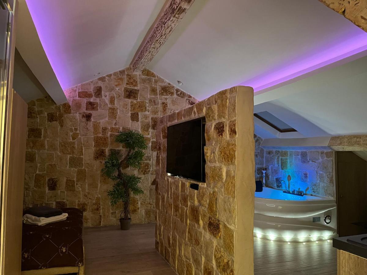 Love Room Jacuzzi Croisette Cannes Luaran gambar