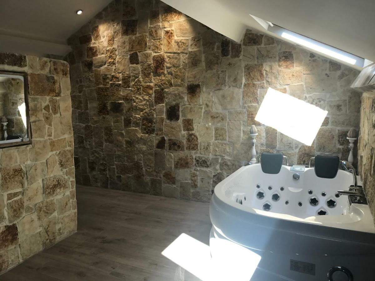 Love Room Jacuzzi Croisette Cannes Luaran gambar